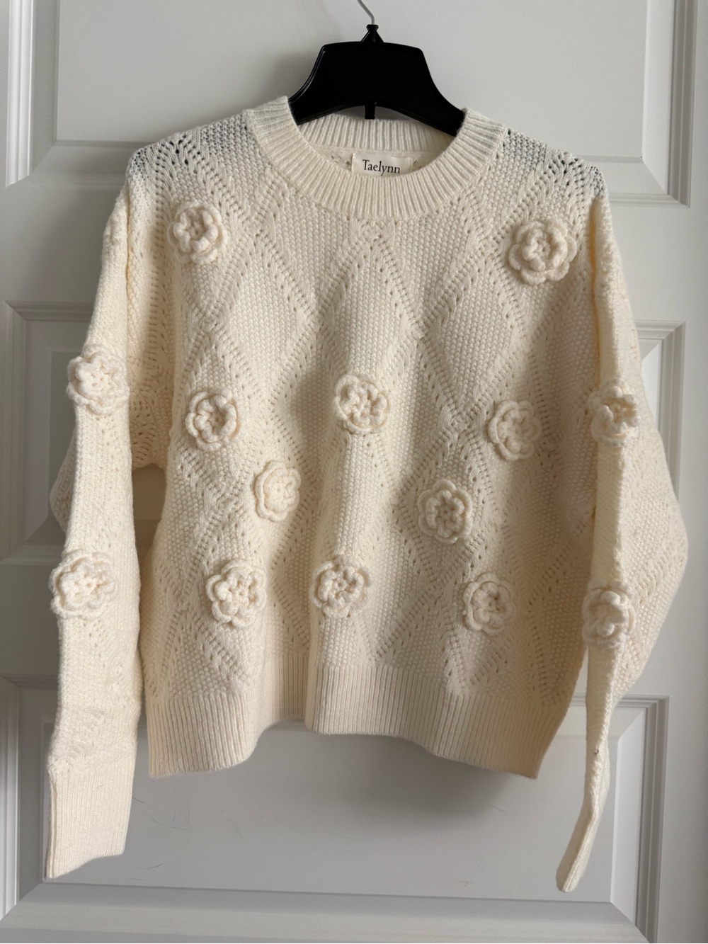NWT Taelynn Cream Floral Knit Sweater - Women's Cozy Crewneck with flowers